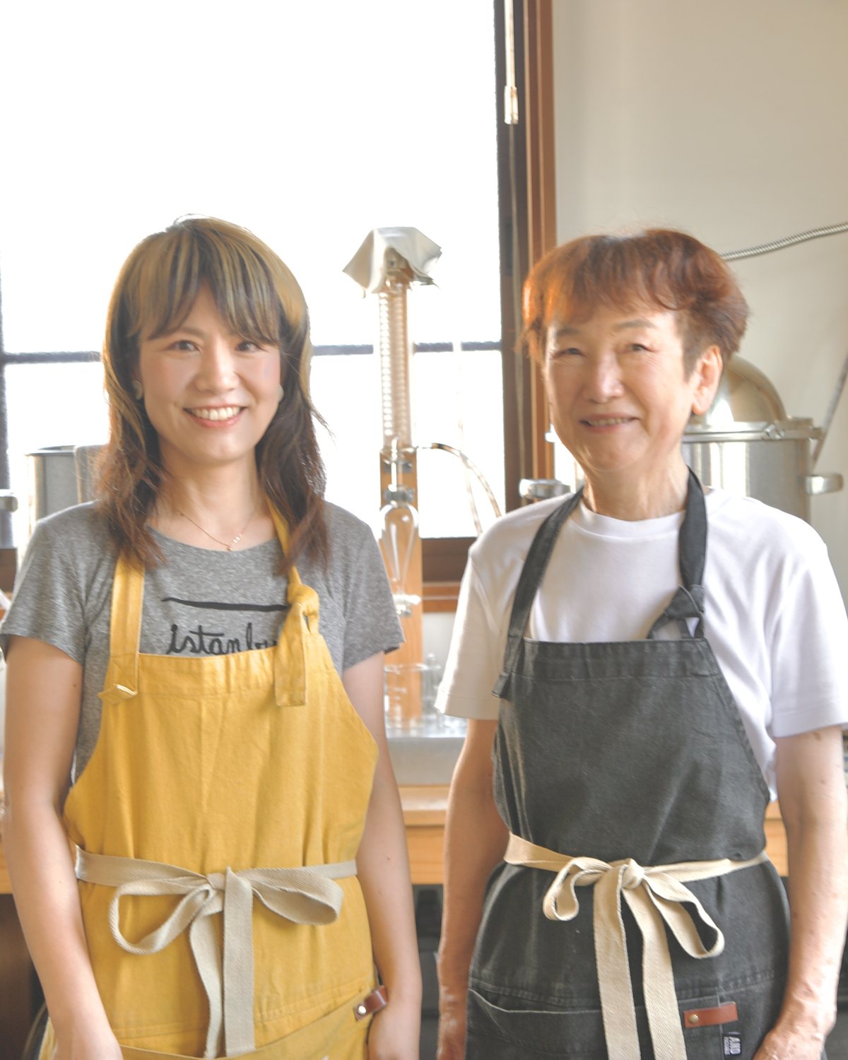 田村未来と母 — 愛媛県松山市中島「くつなのアロマ蒸留所」
