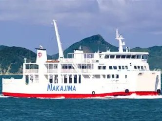 中島へ向かうフェリー